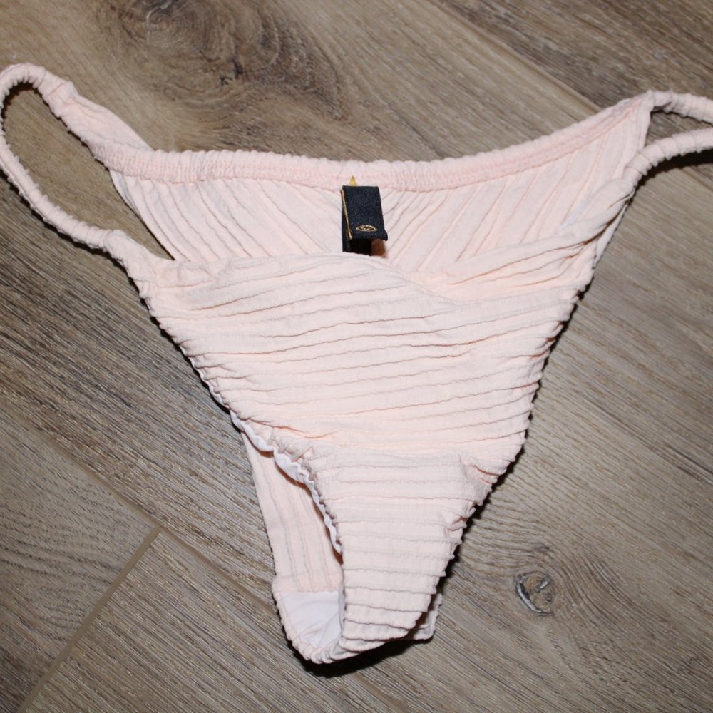 Vix Swimwear Bikini Top & Bottom - Picture 4 of 7